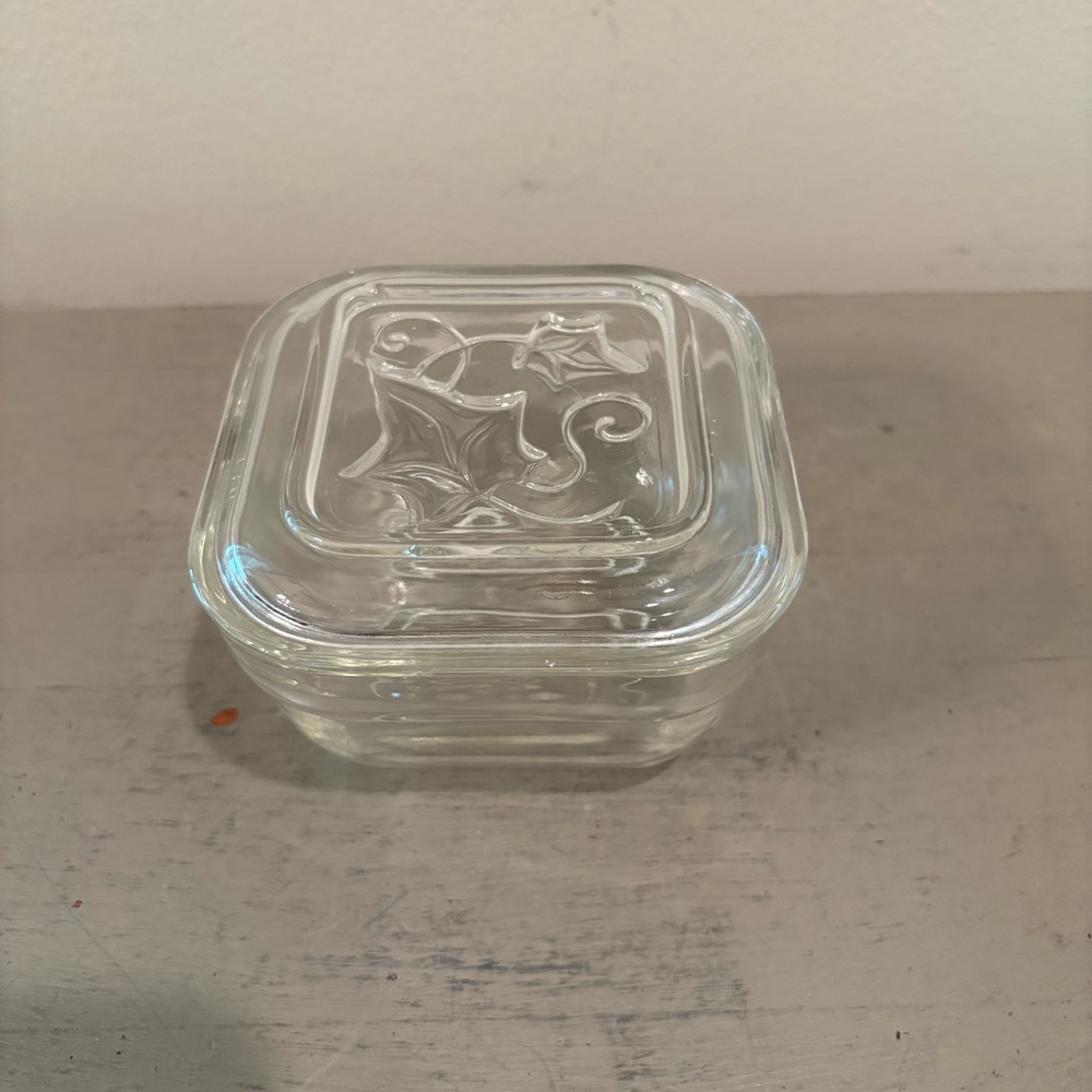 VTG Hazel Atlas Clear Ivy Glass Refrigerator Dish With Lid